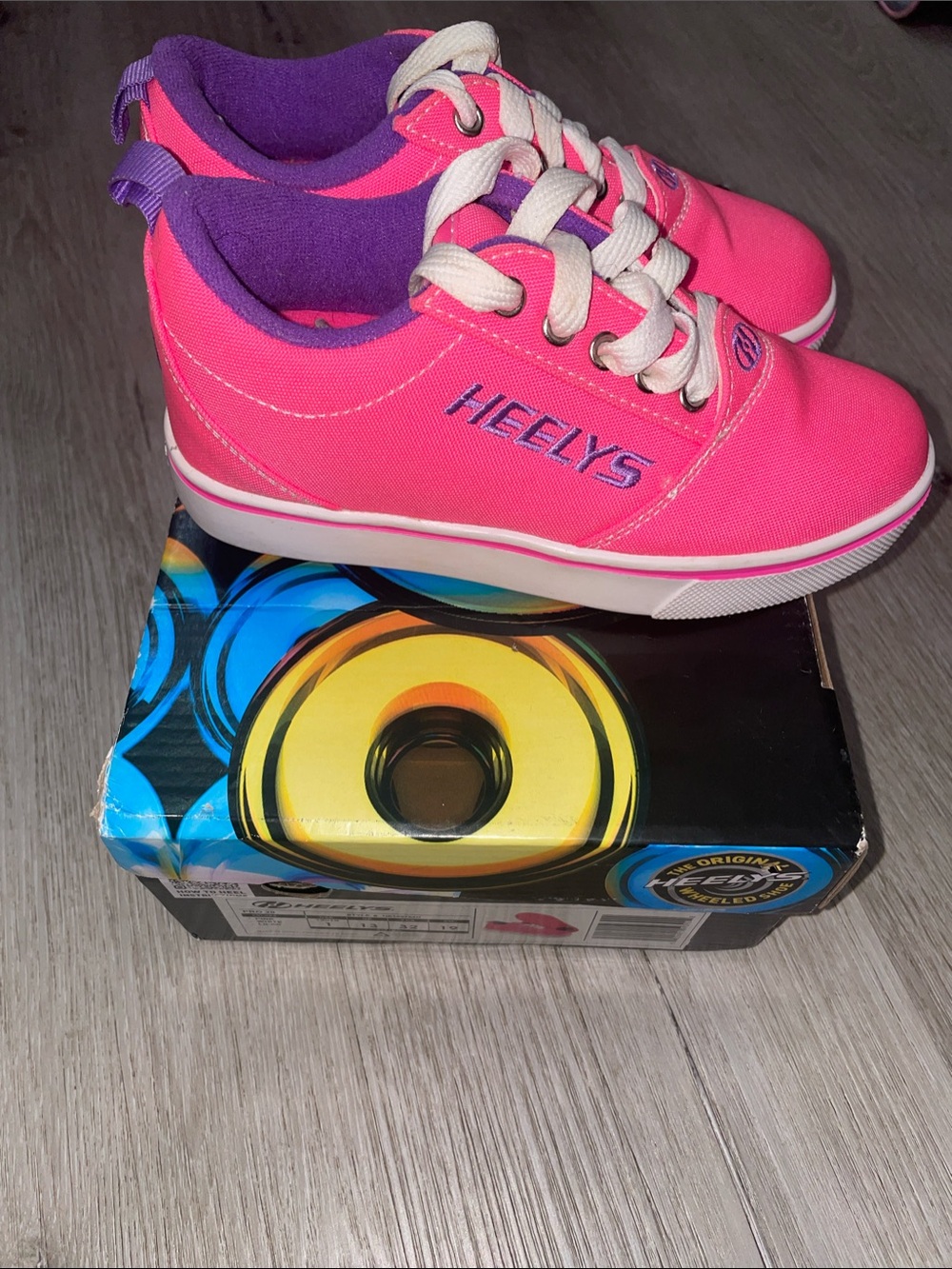 Heelys Pro 20 Skate Shoes | Hot Pink & Purple Lining and White Laces